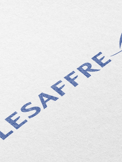 Logo mockup PSD paper, realistic minimal design